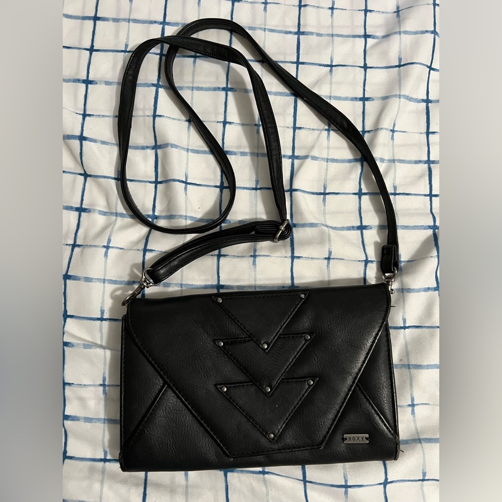 Roxy Black Crossbody Bag with Chevron Design